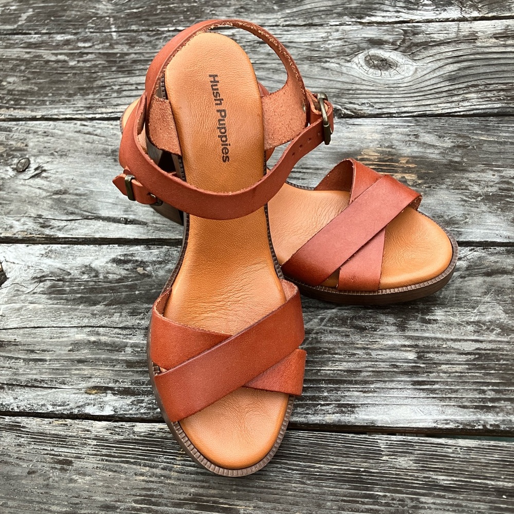 NWOT Hush Puppies Heeled Sandals